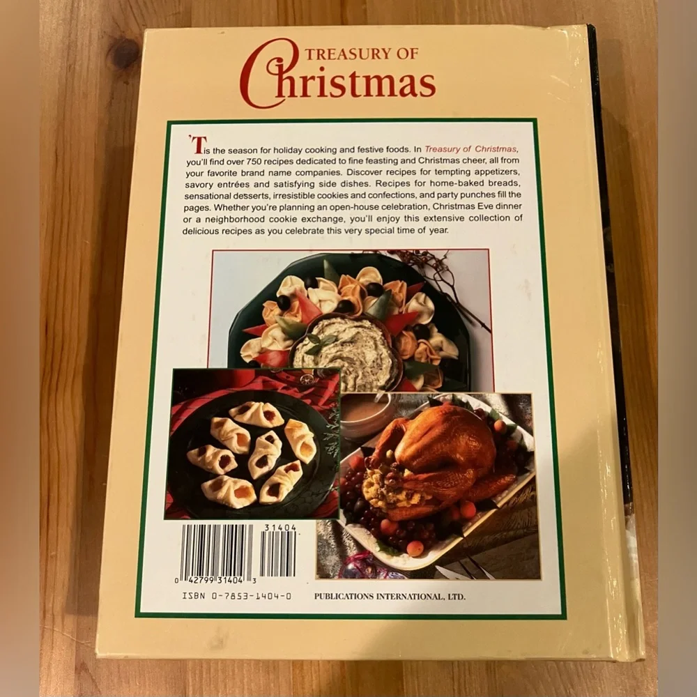 NEW Vintage Treasury of Christmas Cookbook 1995. 576 pages more than 750 recipes